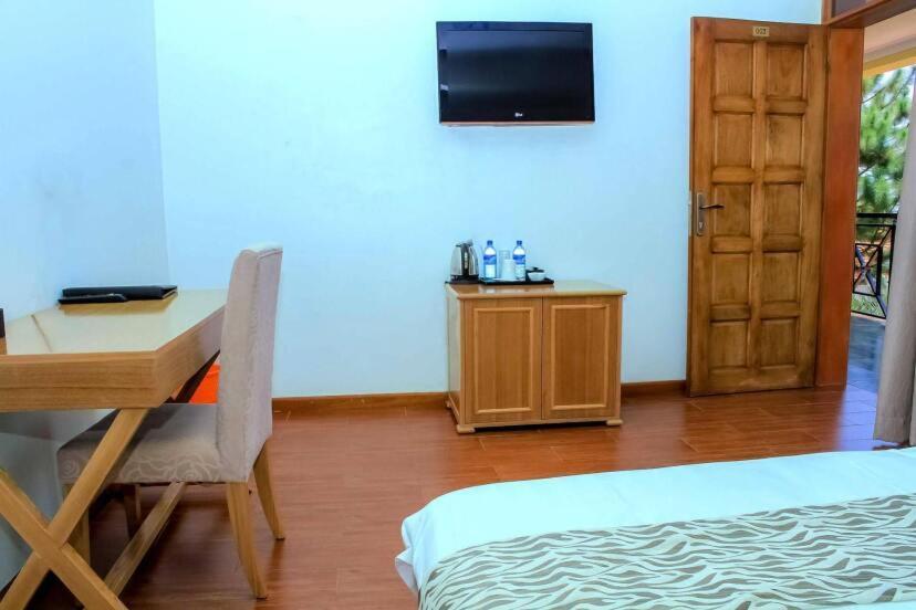 Rosemary Courts Bed And Breakfast Entebbe Zewnętrze zdjęcie